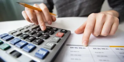 Tarifas Específicas ICE 2026: Resoluciones NAC-DGERCGC25-00000040 y 41